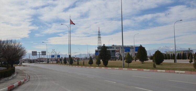 Konya, Karaman, Aksaray ve Afyonkarahisar'da cadde ve sokaklarda sessizlik hakim