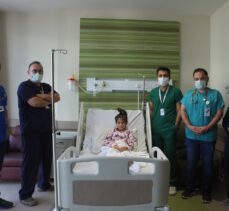 Kayseri Şehir Hastanesinde “Mis-C” teşhisi konulan çocuğa doktorundan flütlü konser