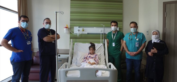 Kayseri Şehir Hastanesinde “Mis-C” teşhisi konulan çocuğa doktorundan flütlü konser