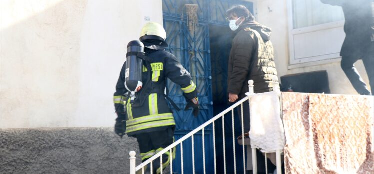 Kayseri'de evde çıkan yangında dumandan etkilenen yaşlı kadın öldü