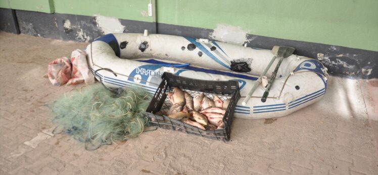 Kızılırmak'ta kaçak balık avlayan 2 kişiye ceza