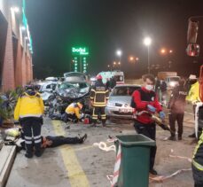 Kocaeli'de cip dinlenme tesisindeki araç ve yayalara çarptı: 1 ölü, 8 yaralı