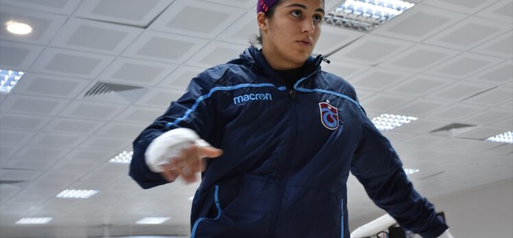 Milli boksör Busenaz Sürmeneli, olimpiyatlarda Türk bayrağını dalgalandırmak istiyor