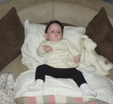 Sağlık Bakanlığının sahip çıktığı yabancı çiftin bebeği Alicia'nın birinci yaşı kutlandı