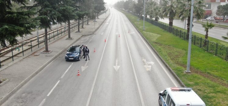Samsun'da polis kısıtlama denetimlerini drone ile görüntüledi