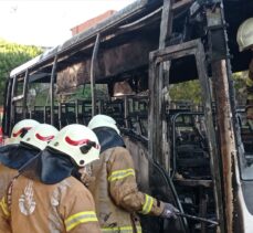 Silivri'de park halindeki otobüste yangın