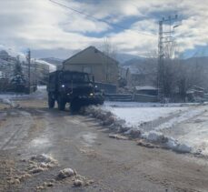 Şırnak, Siirt ve Bingöl'de kar yağışı ulaşımı aksatıyor