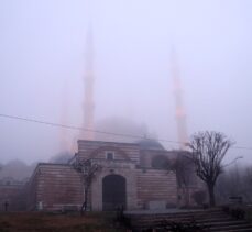 Sis altında kalan Selimiye Camisi gözden kayboldu