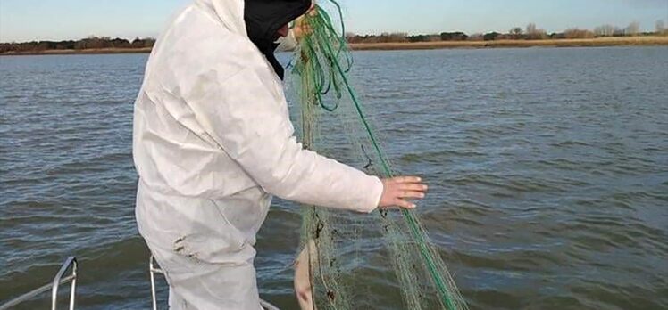 Terkos Gölü'nde yasa dışı ticari balık avcılığına yönelik denetim yapıldı