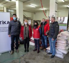 TİKA, Hırvatistan'da depremin vurduğu Petrinja ve Sisak'a battaniye yardımında bulundu