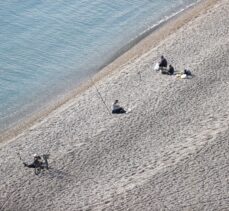 “Turizmin başkenti” Antalya'da kısıtlamanın bitmesiyle sahiller hareketlendi