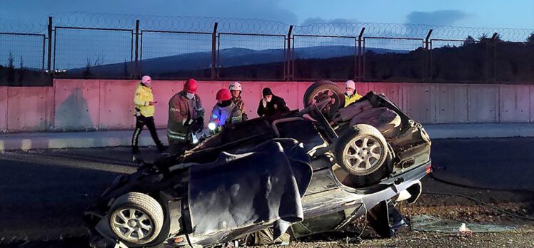 Tuzla'da takla atan otomobilin sürücüsü hayatını kaybetti