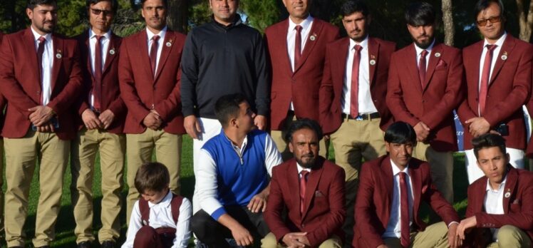 Afgan golfçülere Antalya'da eğitim verildi