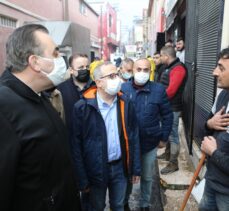 AK Parti İzmir milletvekilleri sel mağdurlarını ziyaret etti
