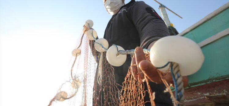 Akçakoca'da balıkçılar hamsi avı için yeniden “vira bismillah” demeye hazırlanıyor