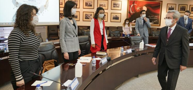 Ankara Üniversitesi Rektörü Ünüvar, öğrencilerin sorun ve taleplerini dinledi
