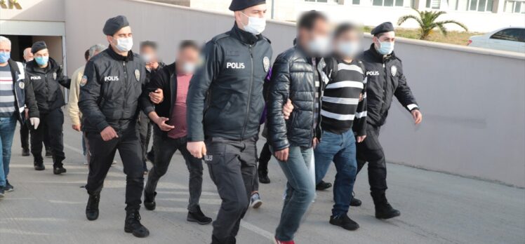 Antalya'da çeşitli suçlardan aranan 32 kişi yakalandı
