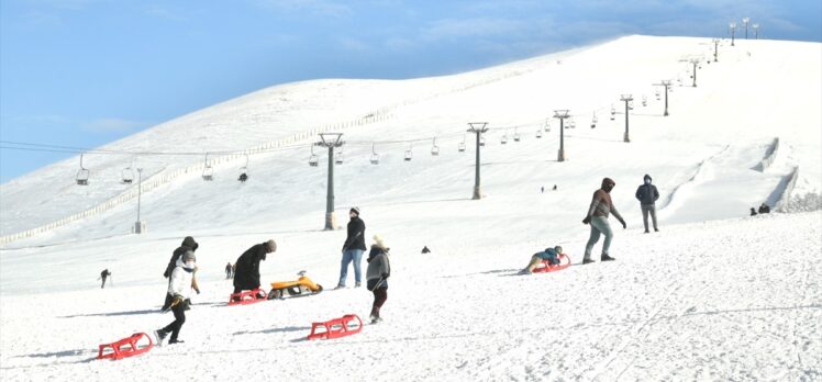 Batı Karadeniz'de kış sporlarının ve eğlencenin adresi: Ladik Akdağ Kayak Merkezi