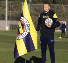 Fenerbahçeli futbolcu Szalai, Galatasaray derbisinde oynamak için sabırsızlanıyor