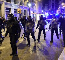 İspanya'da tutuklu sanatçı Hasel'e destek gösterilerinin 5. gününde polisin aldığı güvenlik önlemleri dikkati çekti