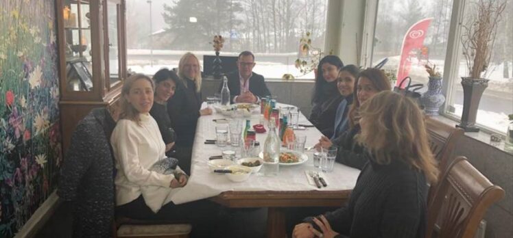 İsveç'te büyükelçi eşlerine Türk yemekleri tanıtıldı