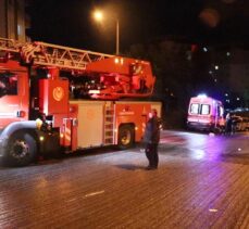 İzmir'de 10 katlı binada çıkan yangında çok sayıda kişi dumandan etkilendi