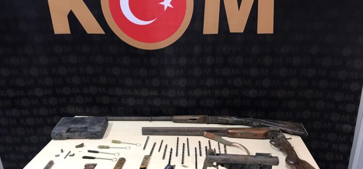 İzmir'de kaçak silah imalathanesine yapılan baskında 5 aydır aranan genç kız bulundu