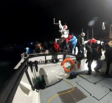 İzmir'de Türk kara sularına geri itilen 19 göçmen kurtarıldı