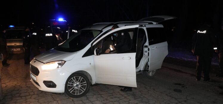 Kayseri'de polisten kaçan şüpheli yakalanınca taşıdığı uyuşturucu maddeleri yuttu