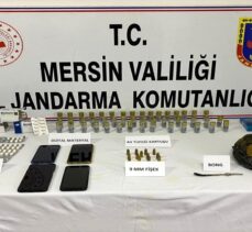 Mersin'de silah zorluyla para topladıkları iddiasıyla yakalanan 4 zanlıdan 2'si tutuklandı