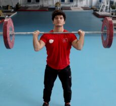 Milli halterci Muhammet Furkan Özbek'in hedefi, Avrupa Şampiyonası'nda 3 altın madalya:
