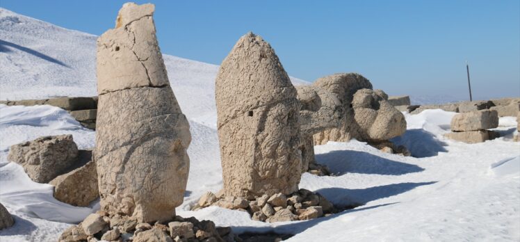 Nemrut Dağı, kar temizleme çalışmalarının bitirilmesinin ardından turizm sezonunu açtı