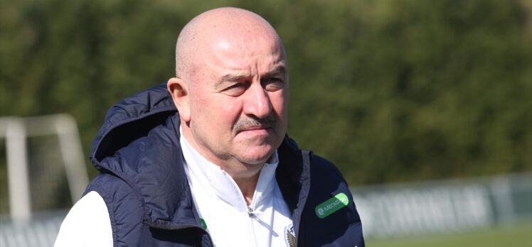 Rusya A Milli Futbol Takımı Teknik Direktörü Cherchesov'dan Antalya'daki Kovid-19 tedbirlerine övgü: