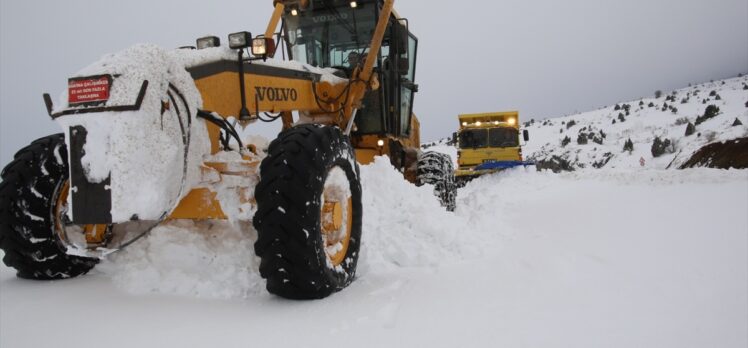 Sivas'ta kar nedeniyle 311 köy yolu ulaşıma kapandı