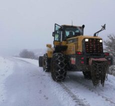 Sivas'ta kardan kapanan 74 köy ve 39 mezranın yolu 3 günde açıldı