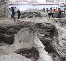 Trabzon'da gerçekleştirilen arkeolojik kazılarda Roma dönemine ait sur ve hendek duvarı bulundu
