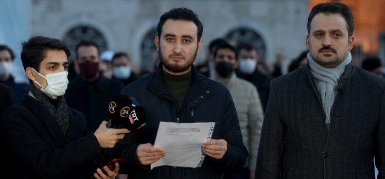 TÜGVA, Boğaziçi Üniversitesi önünde Kabe fotoğrafının yere serilmesine tepki gösterdi