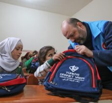 Türkiye Diyanet Vakfı İdlib ve Azez'de 8 bin çocuğa eğitim imkanı sağlıyor