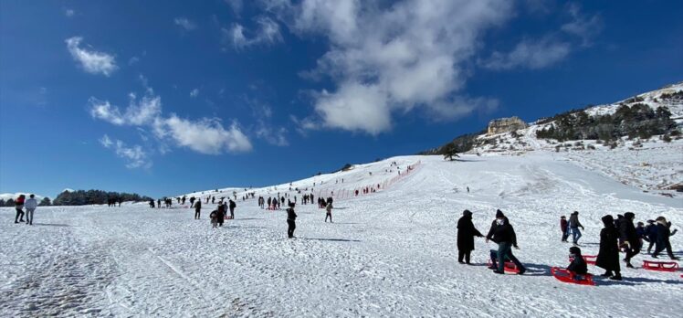 Türkiye'nin en genç kayak merkezlerinden Keltepe yarıyıl tatilinde misafirlerini ağırlıyor