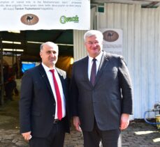Ukrayna Büyükelçisi Andrii Sybiha, Aydın'da deve çiftliğini ziyaret etti