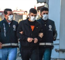 Adana'da bir kişinin sokakta silahla öldürülmesiyle ilgili yakalanan 3 şüpheli tutuklandı