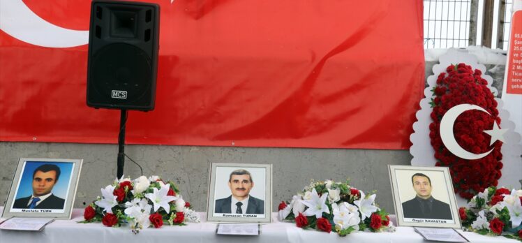 Ağrı'da teröristlerin roketli saldırısında şehit düşen 3 gümrük personeli törenle anıldı