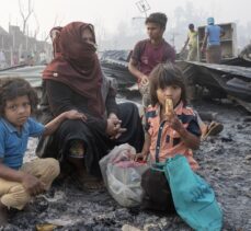 Bangladeş'te Arakanlı Müslüman mültecilerin kaldığı kamptaki yangında ölenlerin sayısı 28'e yükseldi