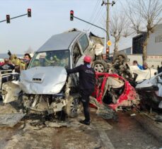 GÜNCELLEME 3 – Bursa-Ankara kara yolunda zincirleme trafik kazası: 3 ölü, 21 yaralı
