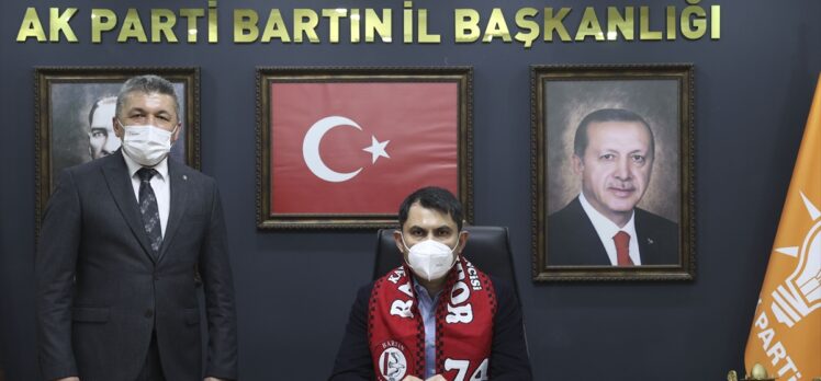 Bakan Kurum, Bartın AK Parti İl Başkanlığını ziyaret etti: