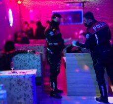 “Çok yüksek riskli” iller kategorisindeki Konya'da eğlence mekanında yakalanan 31 kişiye ceza