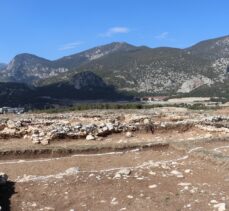 Denizli'de yol yapım çalışması sırasında bulunan tarihi yerleşim yerinde kazılar sürüyor