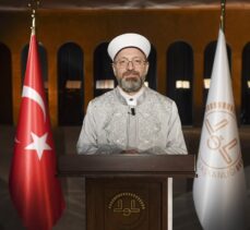 Diyanet İşleri Başkanı Erbaş İslam aleminin Berat Kandili'ni tebrik etti: