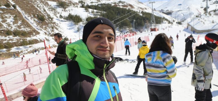 Doğu Anadolu'daki kayak merkezlerinde hafta sonu yoğunluğu