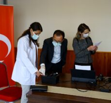 Edirne'de sağlık çalışanlarının Türkiye Cumhuriyeti kimlik kartları “vefa örneği” sergilenerek yenilendi